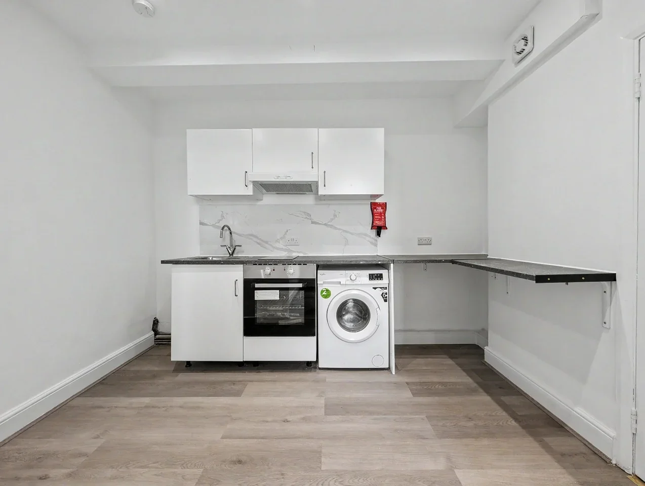 Flat Beatty Road in Greater London