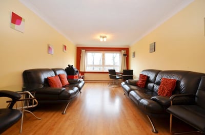 Flat Orchard Waye in Greater London