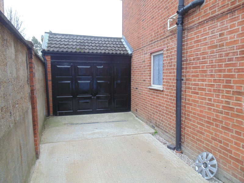 Room Bramford Road in Ipswich