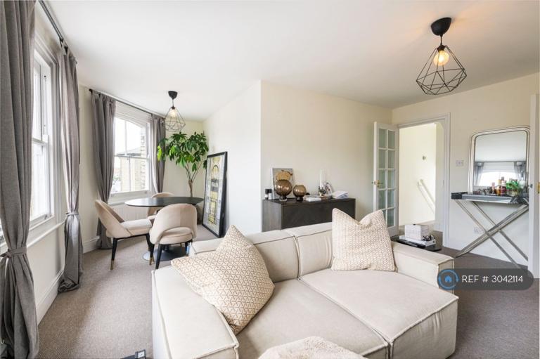 Flat Northcote Road in Greater London