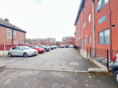 Flat Stretford Road in Manchester