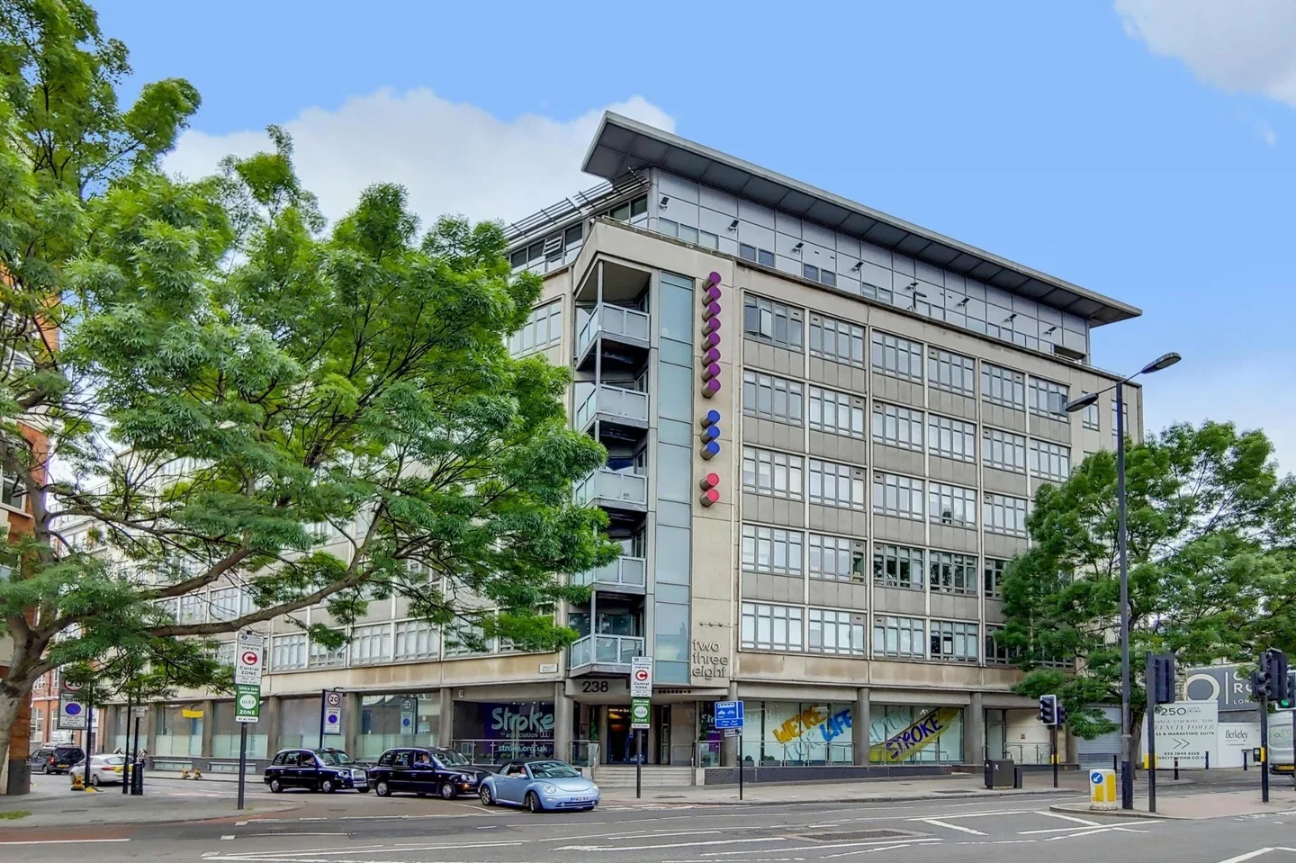 Flat City Road in Greater London