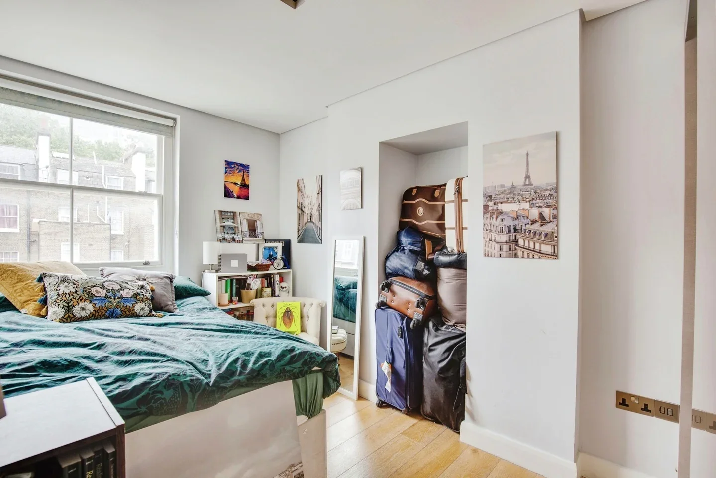 Flat Sussex Gardens in City of Westminster