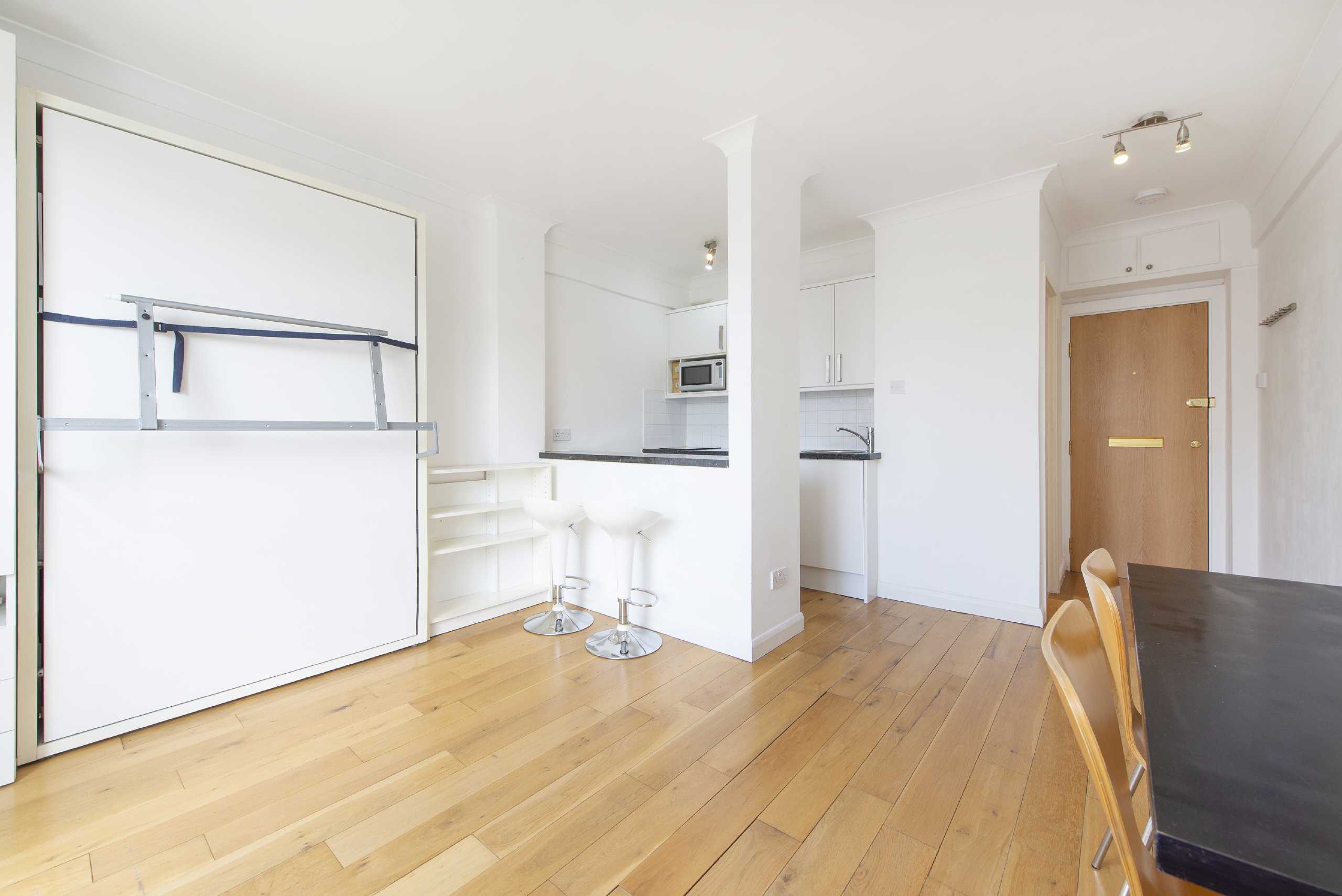 Flat Woburn Place in Greater London
