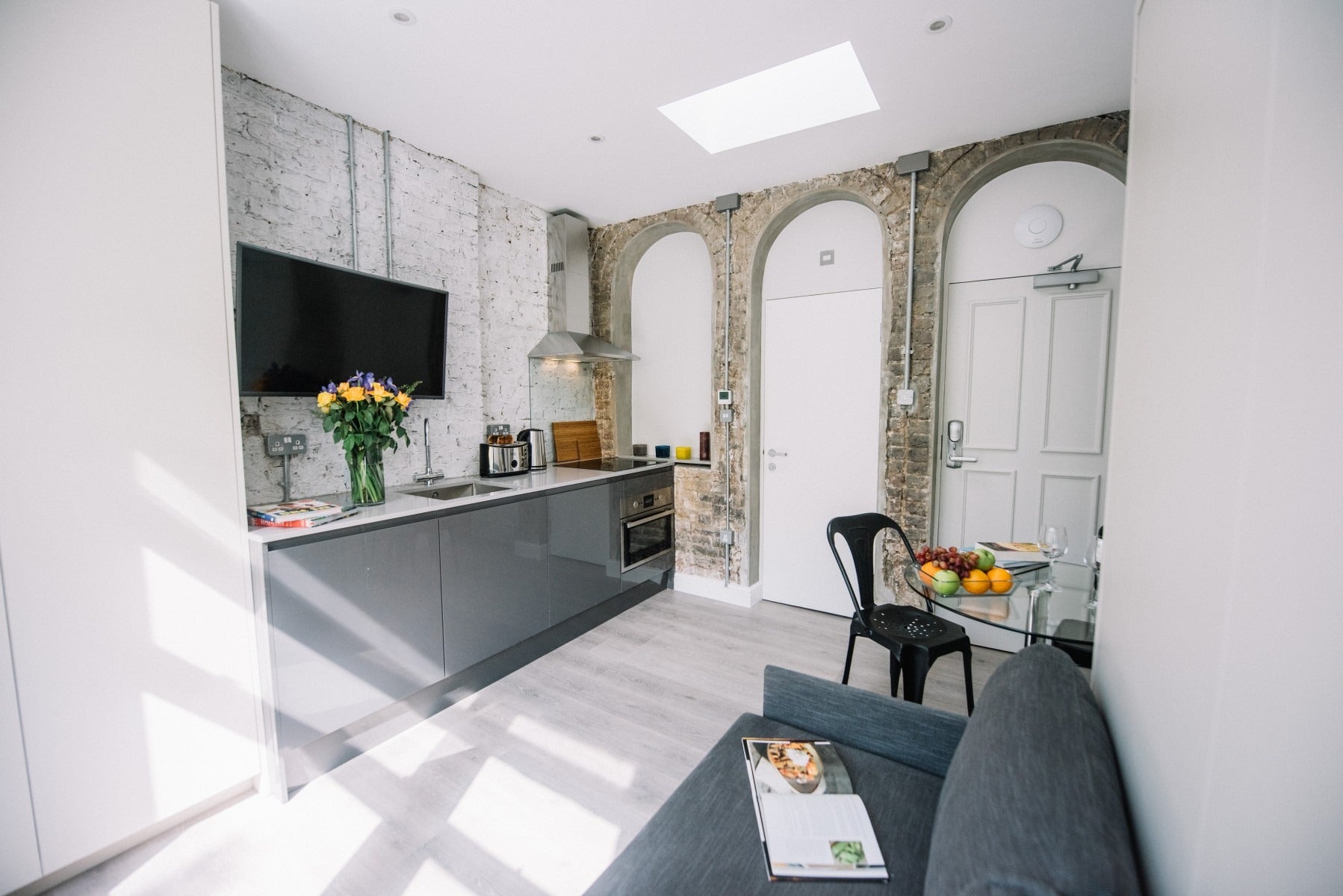 Flat Linden Gardens in Greater London