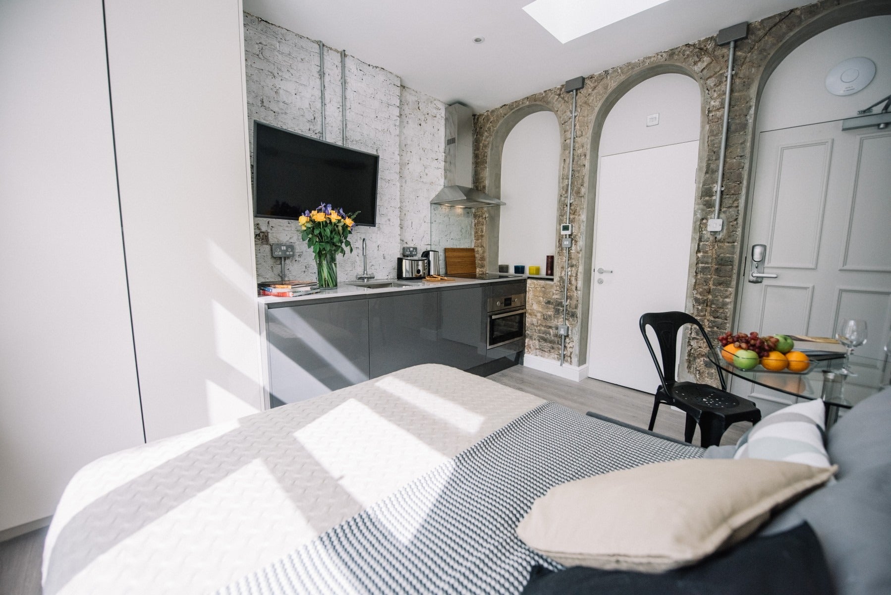 Flat Linden Gardens in Greater London