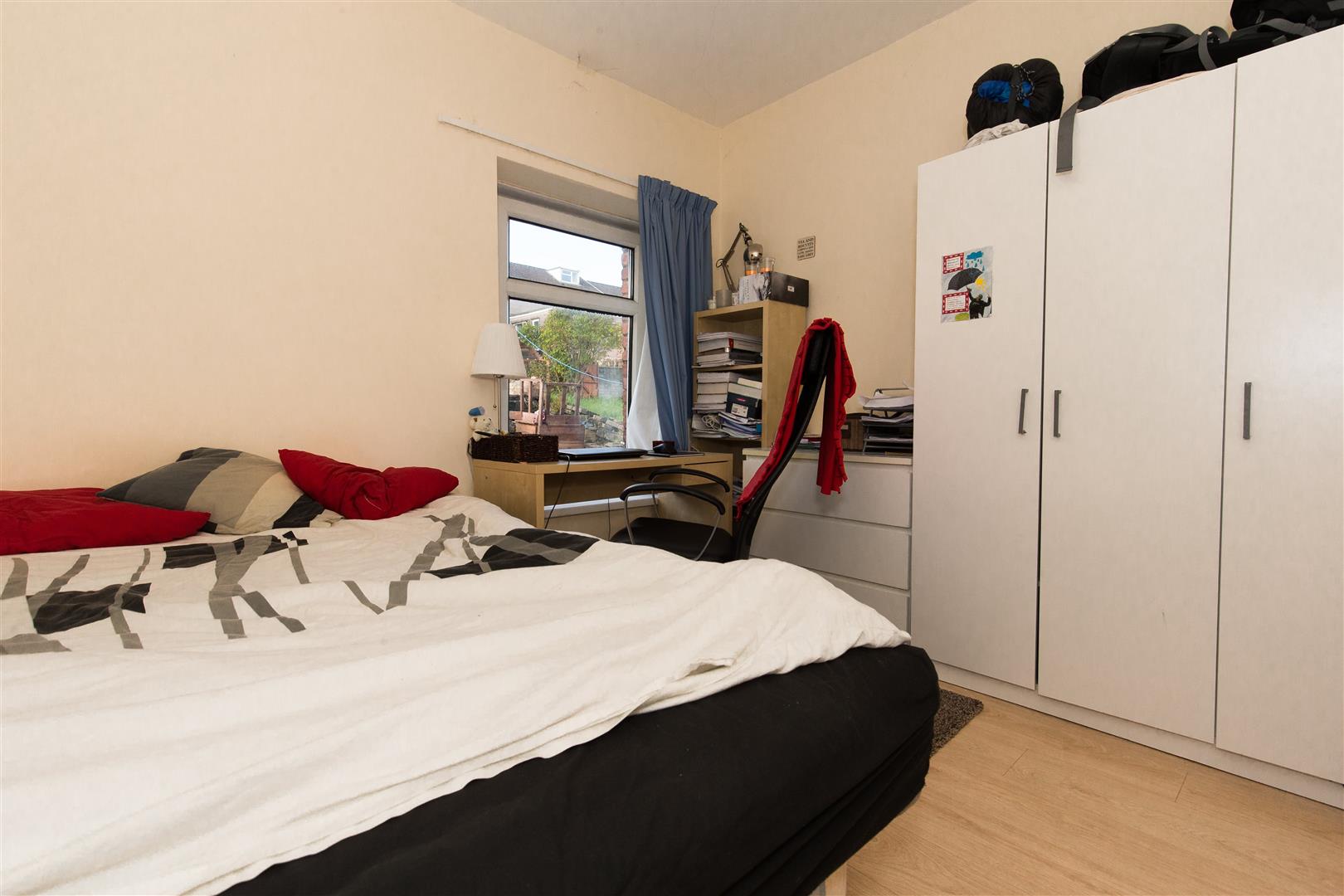 Flat Queen Street in Pontypridd