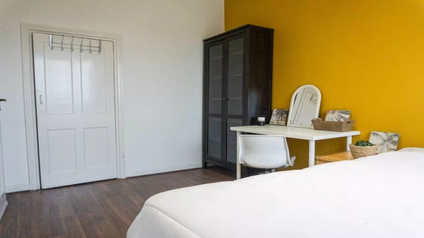 Room Tennyson Street in Greater London