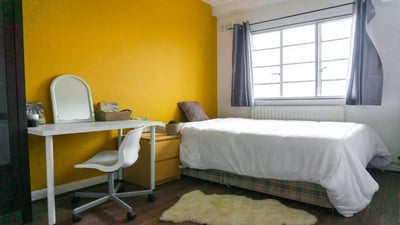 Room Tennyson Street in Greater London