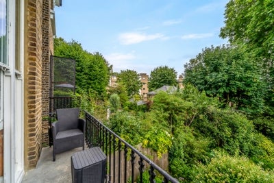 Flat Granville Park in Greater London
