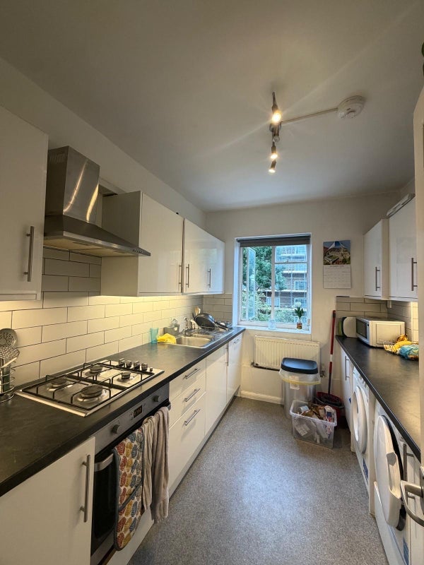 Room Alderbrook Road in Greater London