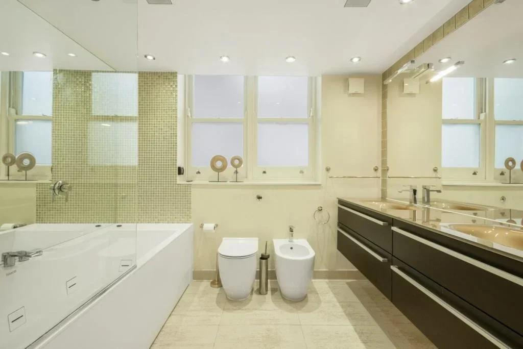 Flat Collingham Road in Greater London