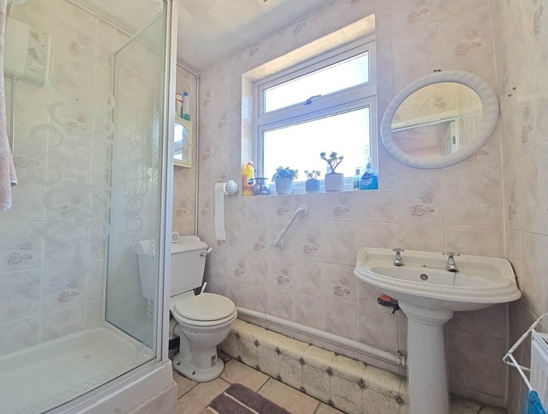 Room Harcourt Drive in Reading