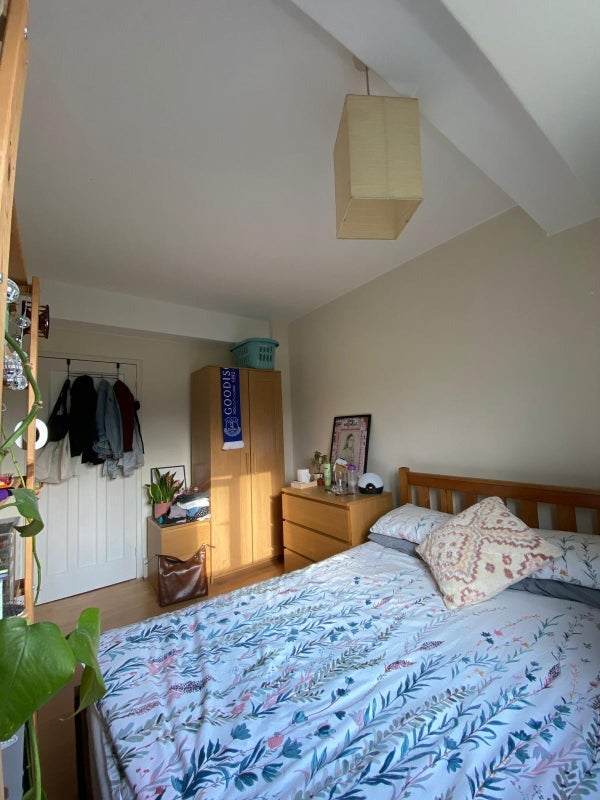 Room Wandle Way in Greater London