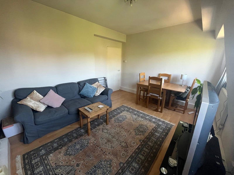 Room Wandle Way in Greater London