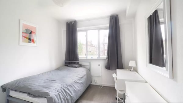 Room Cambridge Heath Road in Greater London