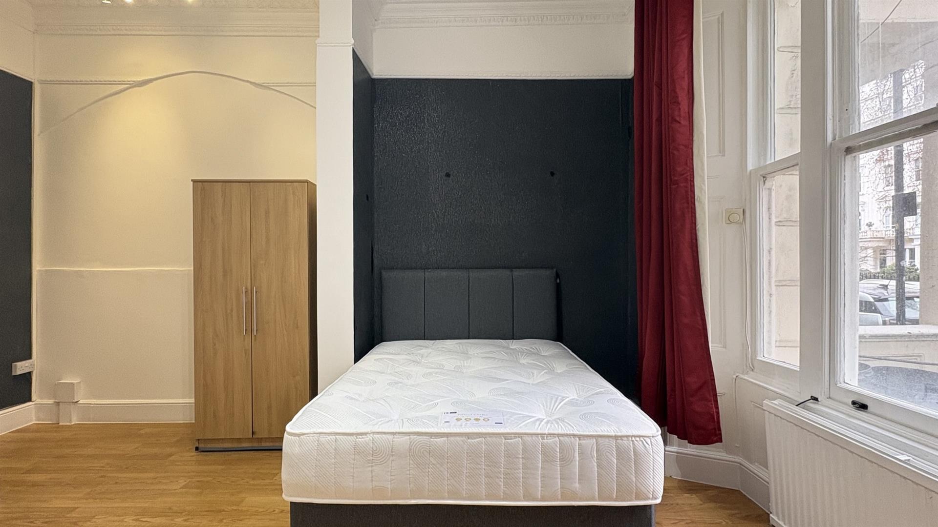 Flat Talbot Square in City of Westminster