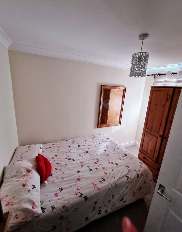 Room Bronti Close in Greater London