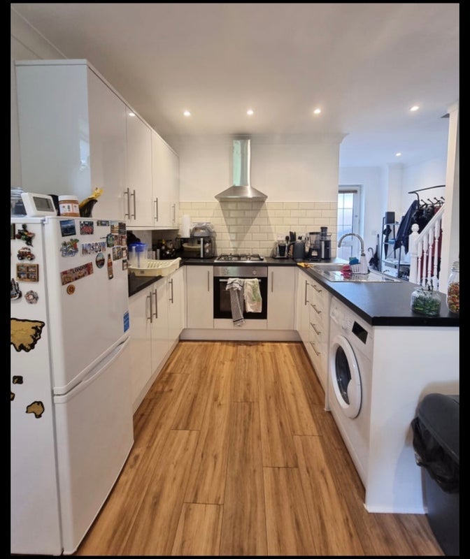 Room Bronti Close in Greater London