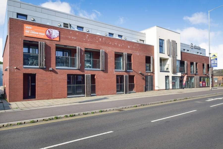 Flat London Road in Newcastle-under-Lyme