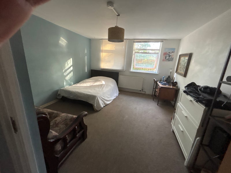 Room Earlham Grove in Greater London