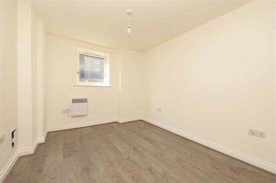 Flat Raven Close in Watford