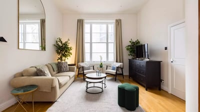 Flat Roland Gardens in Greater London