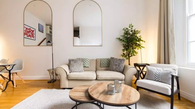 Flat Roland Gardens in Greater London
