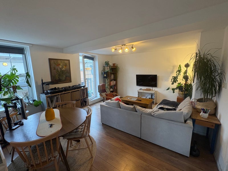 Room Mill Row in Greater London