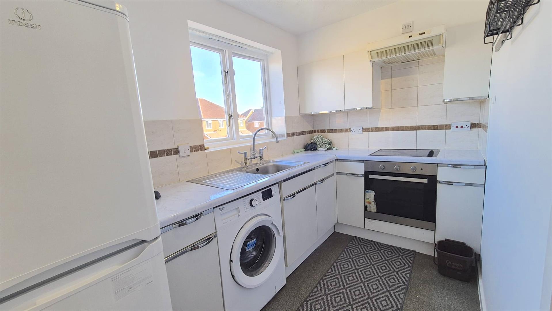 Flat Cromarty Road in Greater London