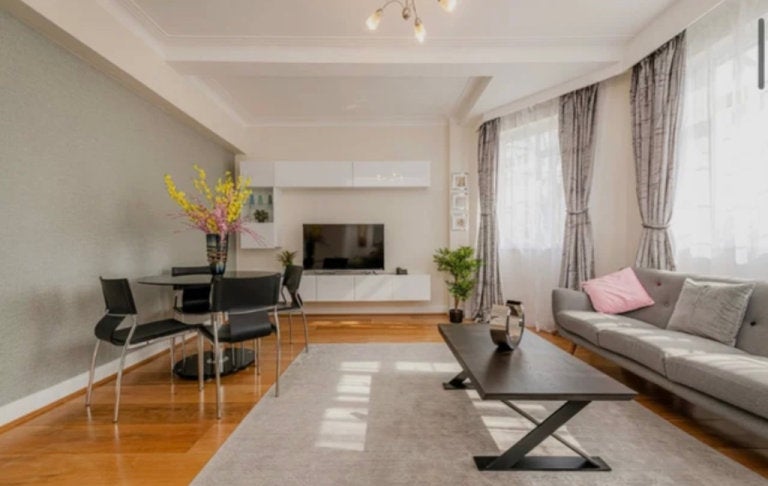 Flat Poplar Place in City of Westminster