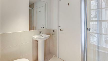Flat Fulham Road in Greater London