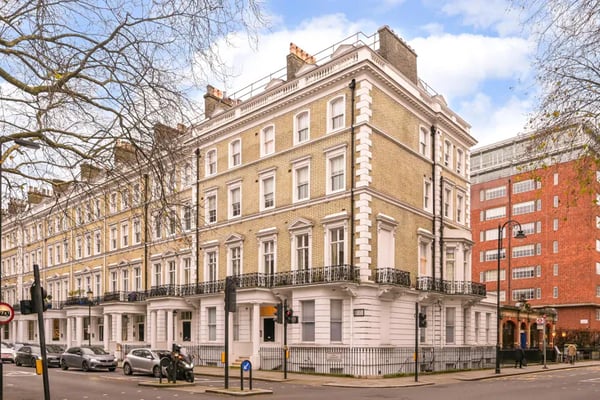 Flat Cranley Gardens in Greater London