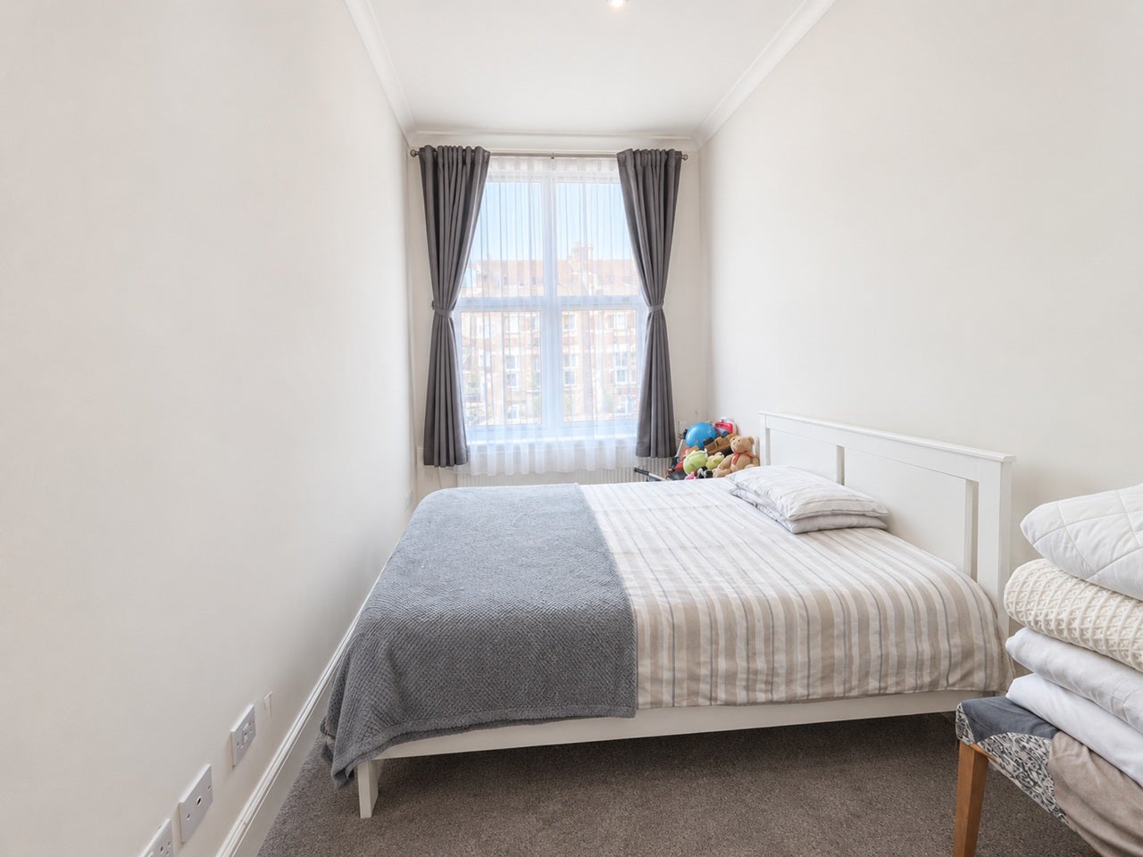 Flat Trade Close in Greater London