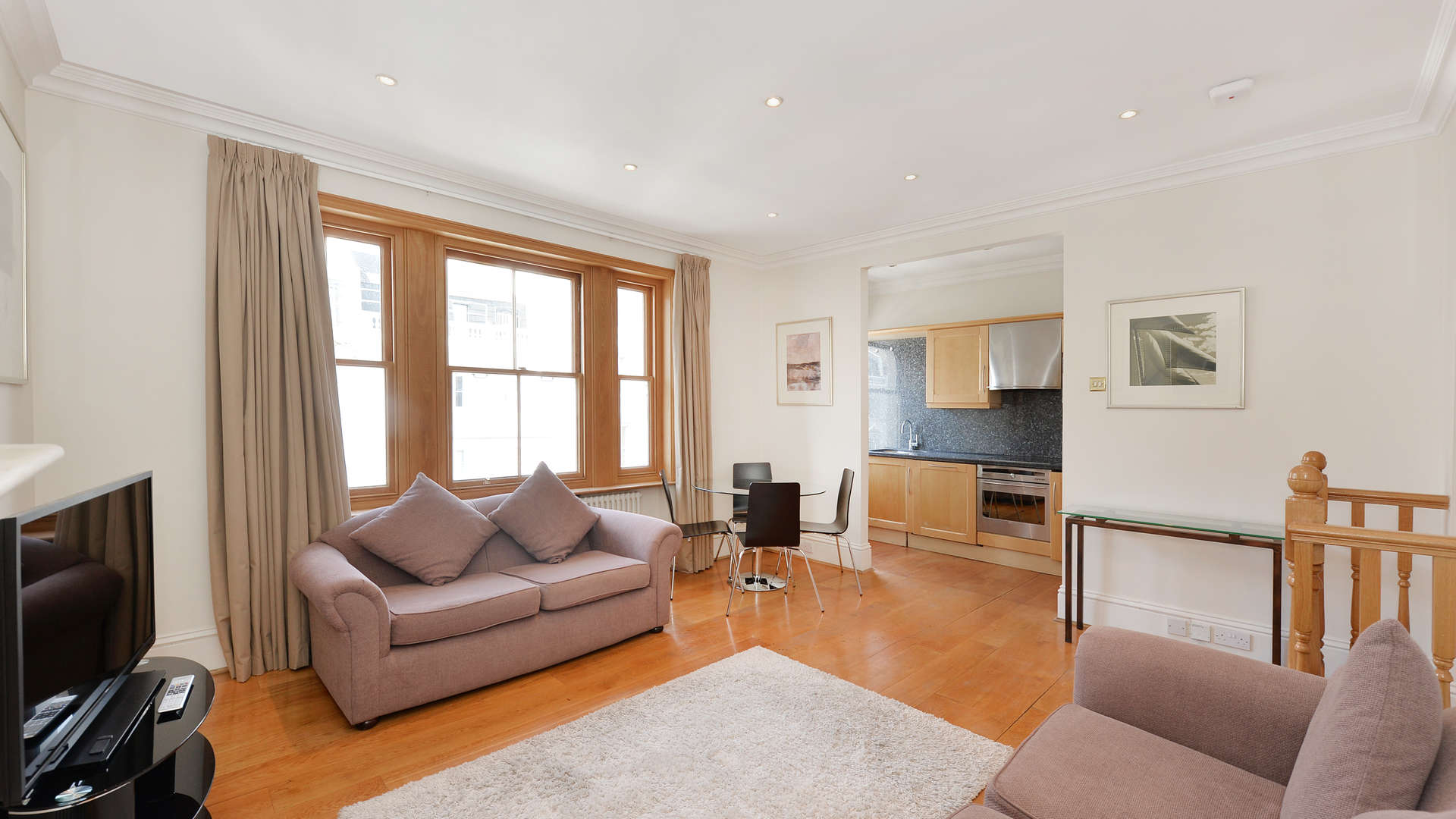 Flat Hollywood Road in Greater London