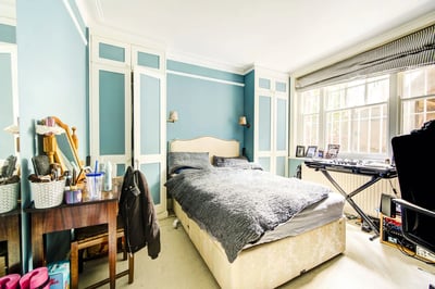 Flat Musard Road in Greater London