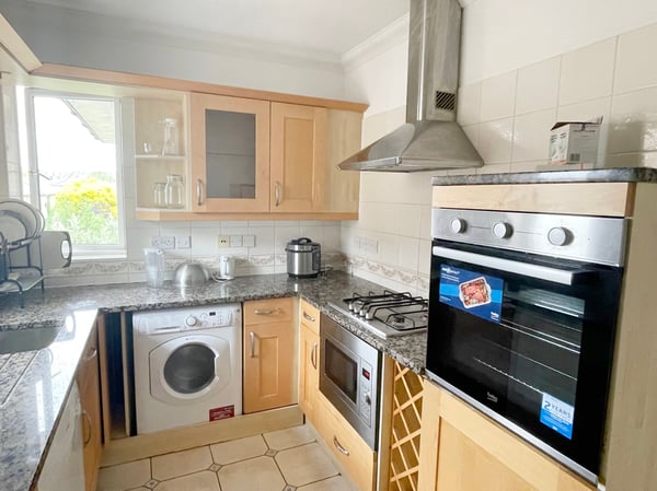 Flat May Bate Avenue in Greater London