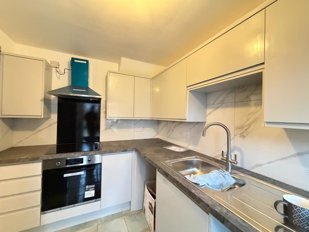 Room Little Barley Close in Leicester