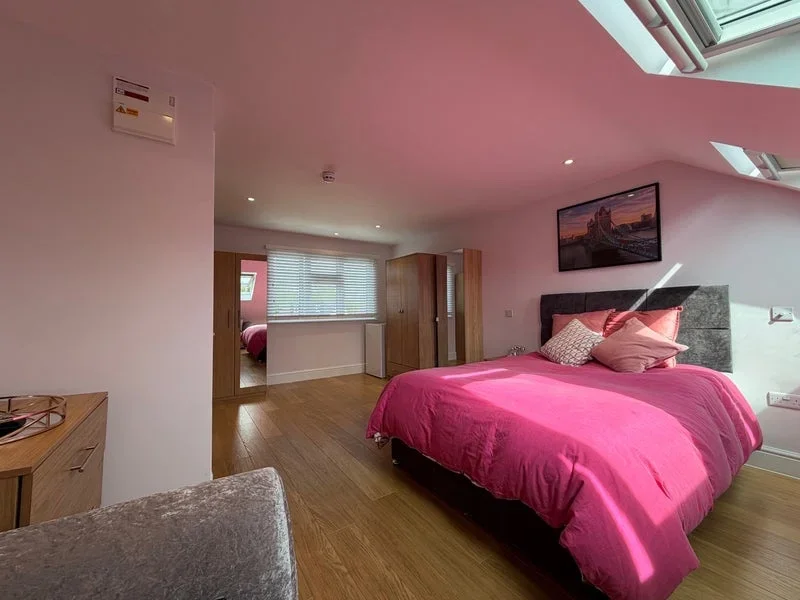 Room Wood Close in Greater London