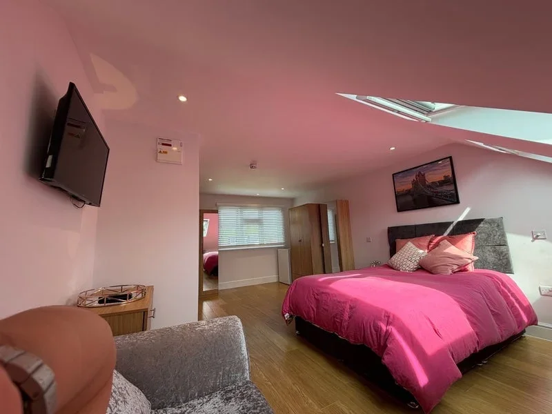 Room Wood Close in Greater London