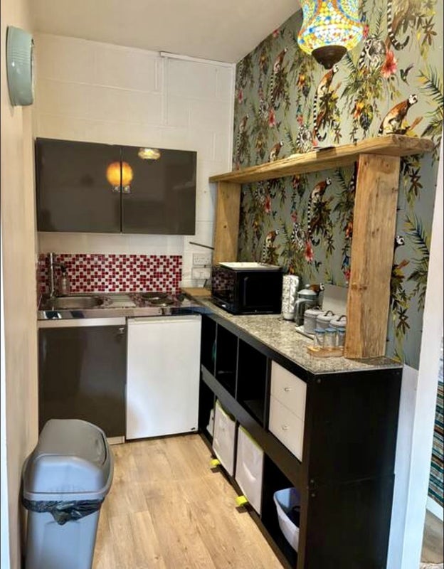 Flat Blandford Road in Poole