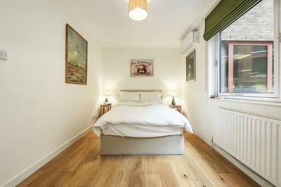 Flat Greycoat Street in London