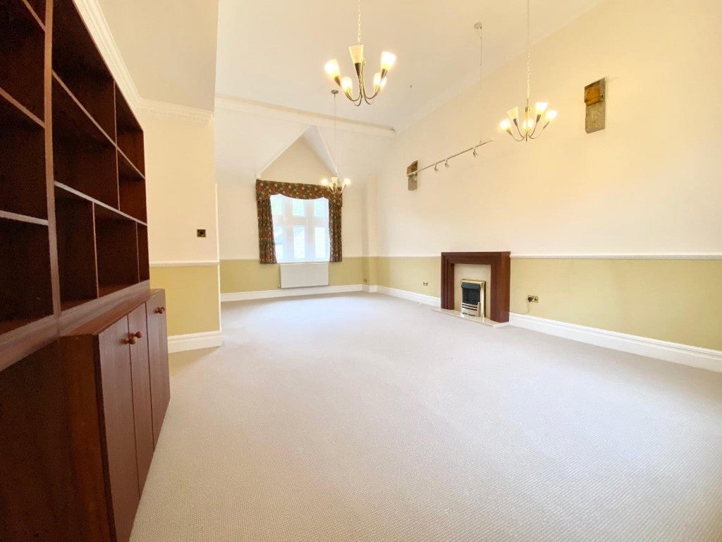 Flat The Woodlands in Kirklees