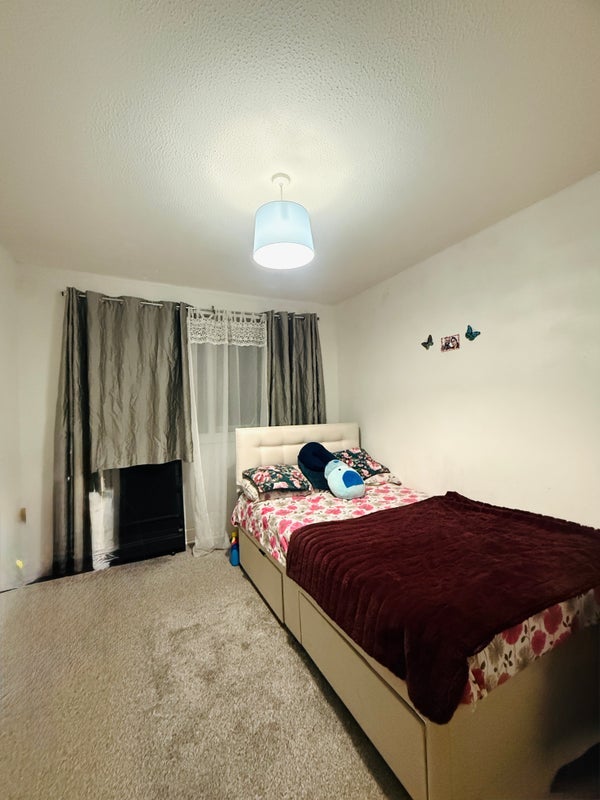 Flat Forsythia Close in Chelmsford
