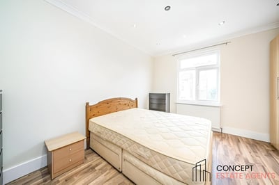 Flat Stroud Road in Greater London
