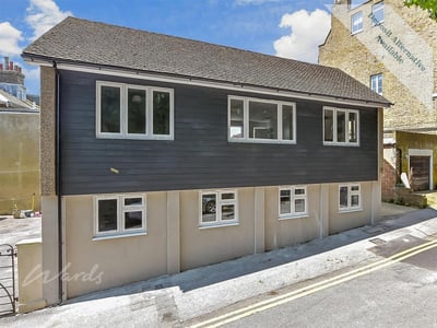Flat Laureston Place in Dover