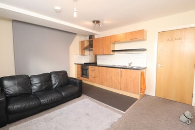 Flat Upper Rodley Lane in Leeds