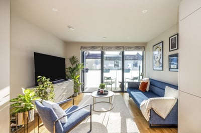 Flat Hawthorne Crescent in Greater London