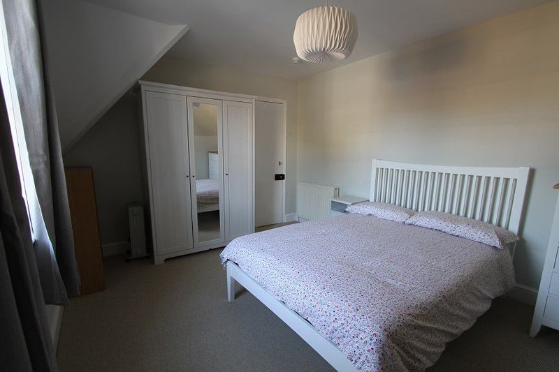 Room Warwick Road in Bristol