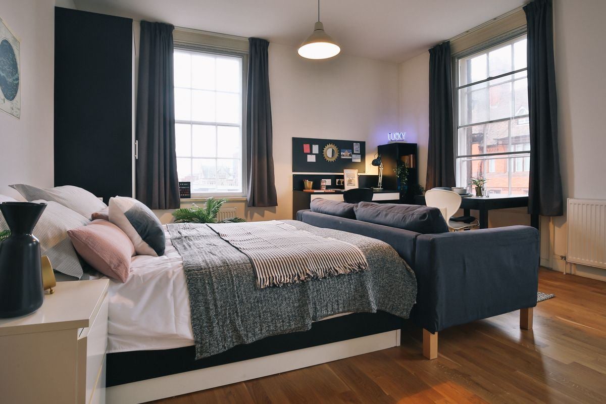 Room Myrtle Street in Liverpool
